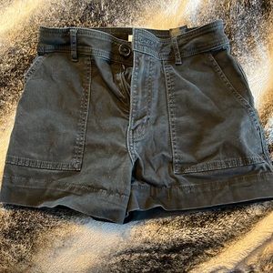H&M short. Size 4. Dark grey.